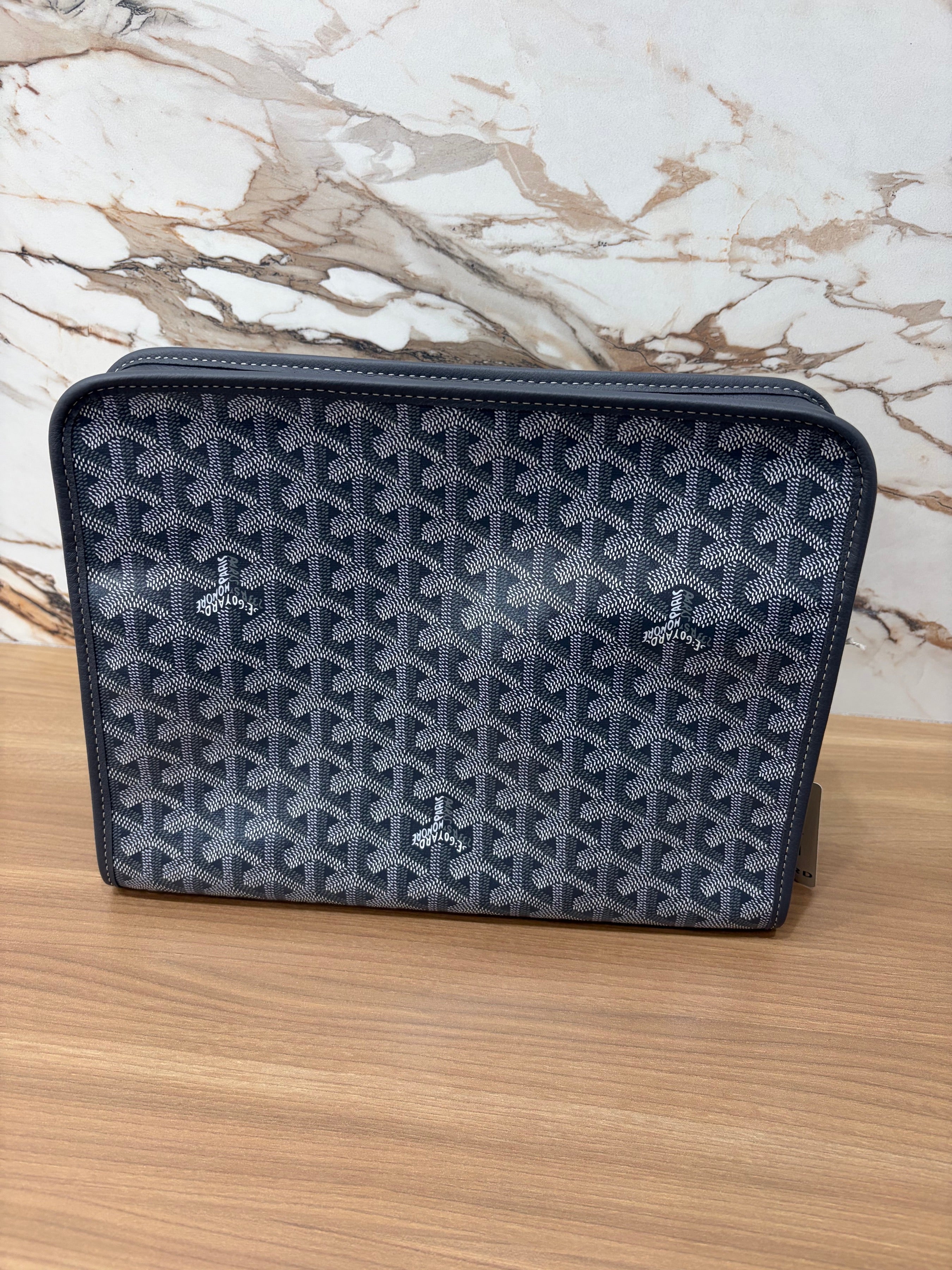 N/A Goyard Grey Jouvence GM Toiletry Bag × 1