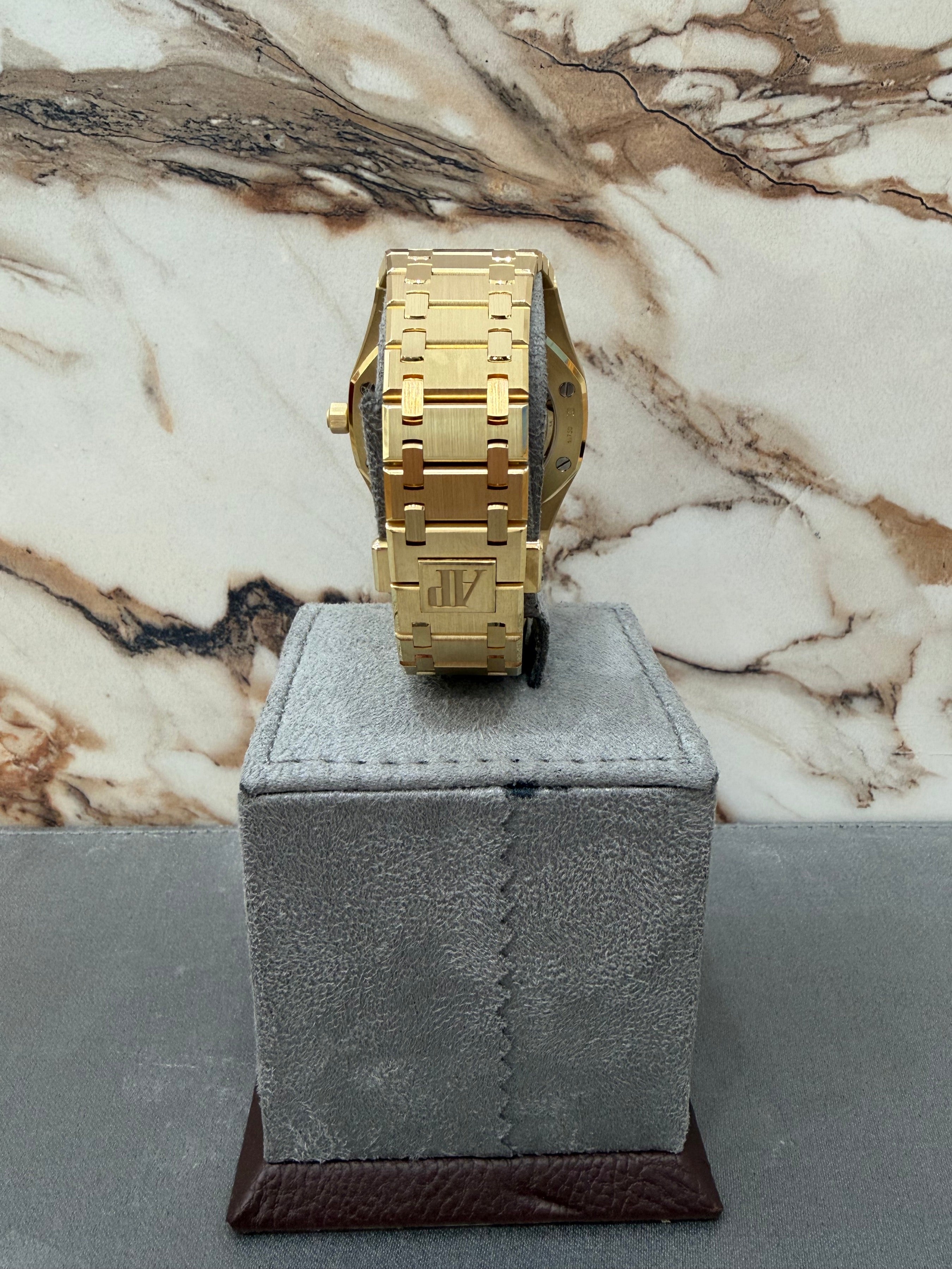 Audemars Piguet "jumbo" Extra-thin Openworked Royal Oak