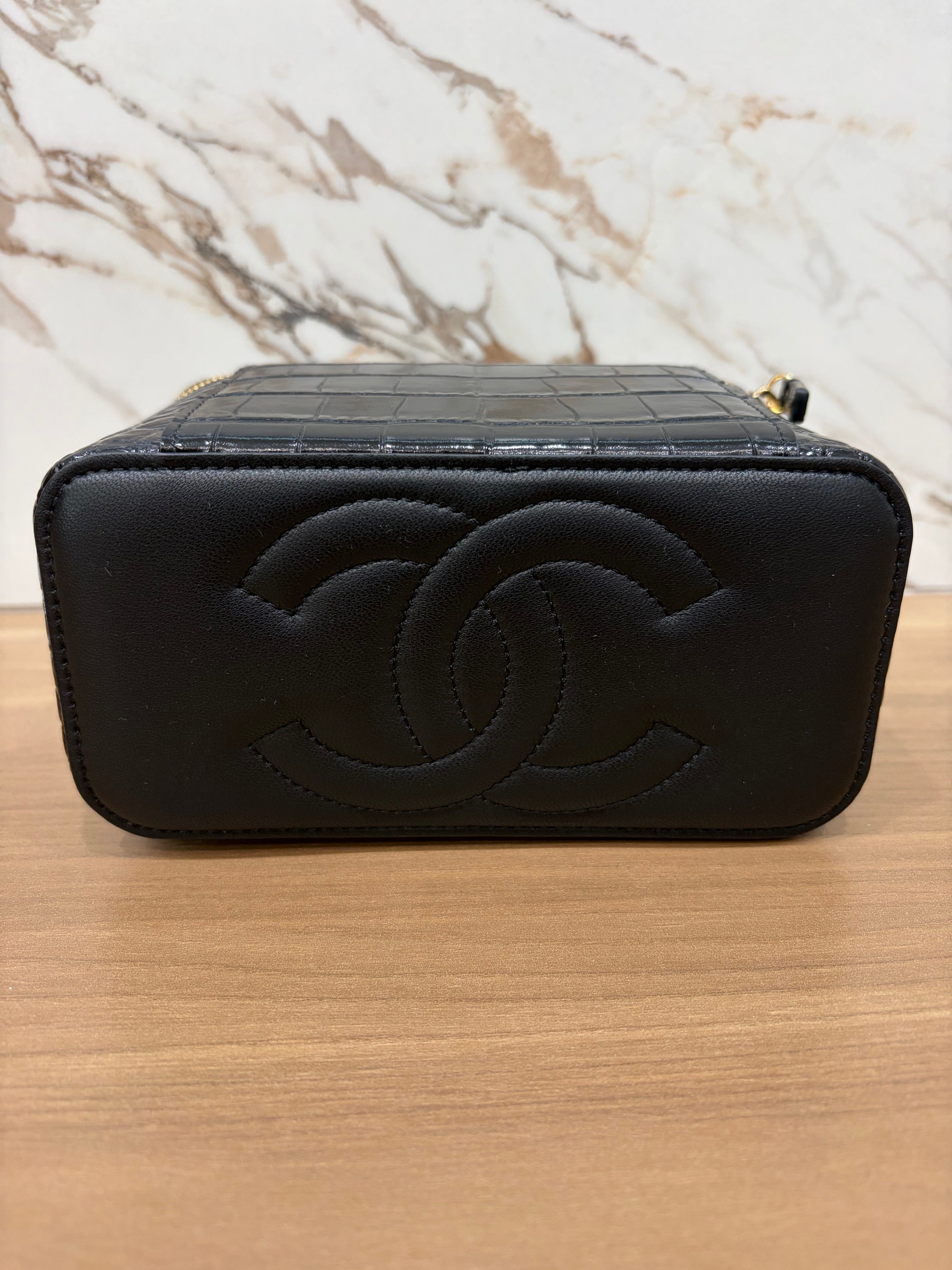 N/A Chanel Crocodile Calfskin Vanity with Chain