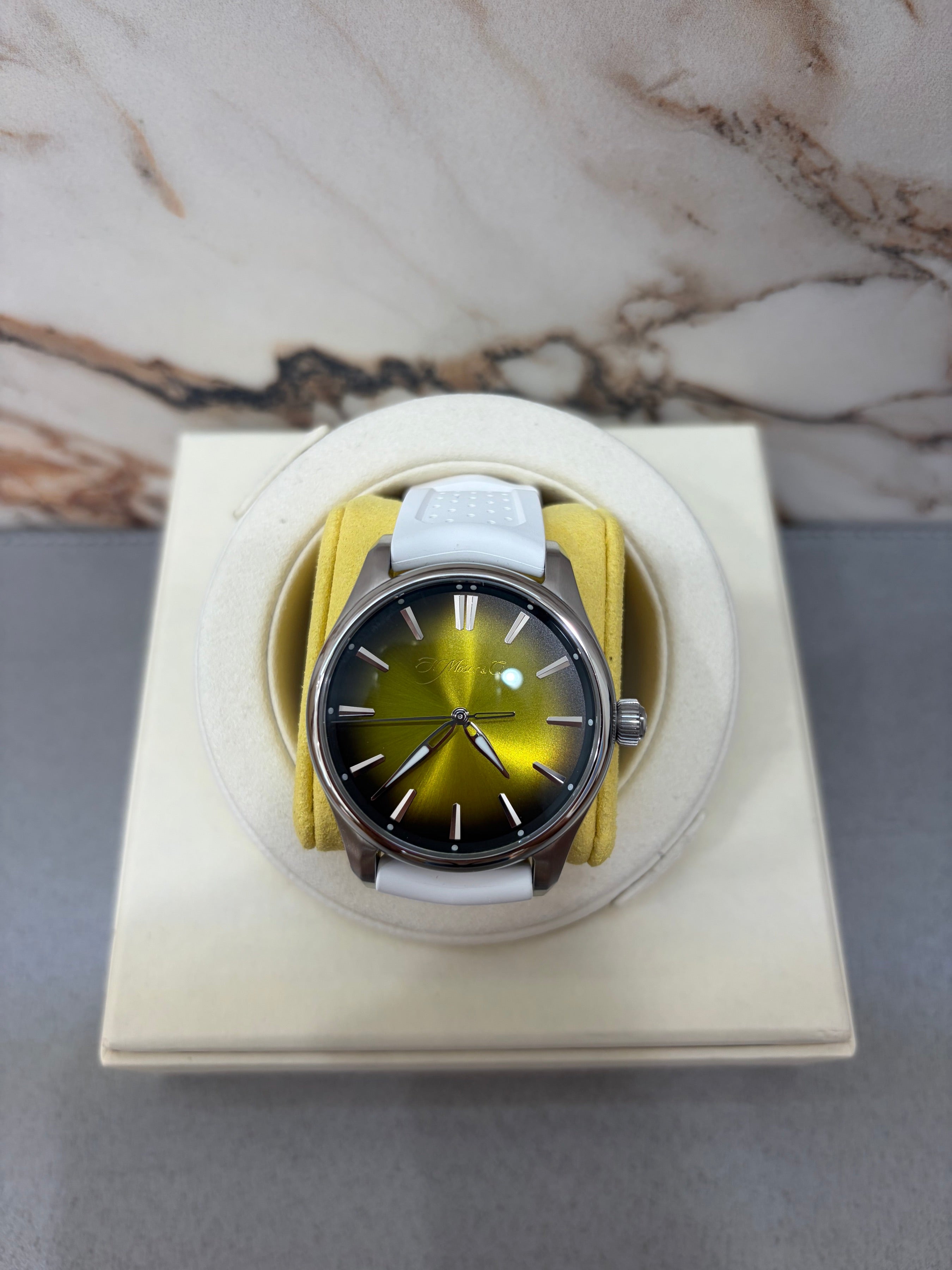 H.Moser & Cie Pioneer Centre Seconds "Sunny-Side up"